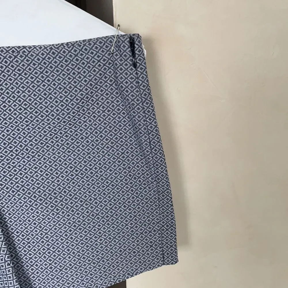 Ecru cotton shorts size 6